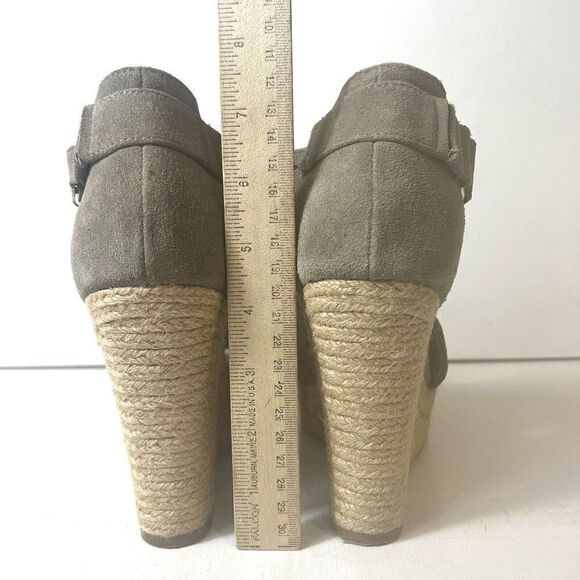 Marc Fisher Taupe Suede Ultra High Heels Wedge Cut Out Wrap Women's 9 M Peep Toe - Picture 8 of 10